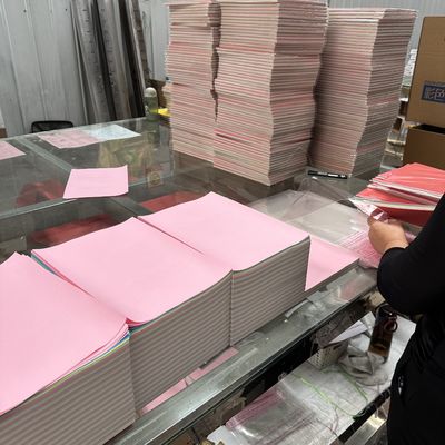 Kleurloos offset-printpapier met PE-coatingsmateriaal Opdracht op maat aanvaard
