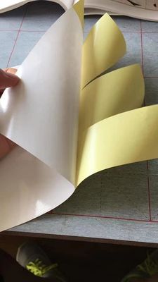 Zelfklevend thermisch stickerlabel voor gebruik op maat Stickerpapier Jumbo Roll