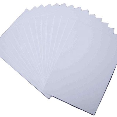 Vochtbestendige 100% houtpulp kopieerpapier A4 Jumbo-rol voor het drukken van industrieel papier