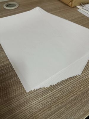 Niet-gecoat hoog bulk houtvrij offsetboekpapier, vervaardigd voor de productie van op maat gemaakte vormen