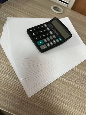 Niet-gecoat hoog bulk houtvrij offsetboekpapier, vervaardigd voor de productie van op maat gemaakte vormen