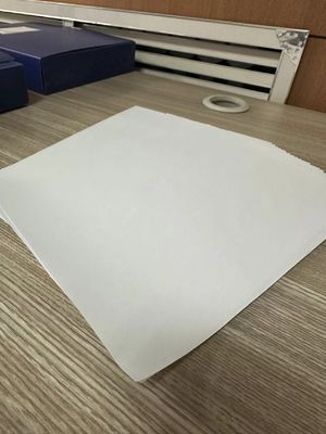 Niet-gecoat hoog bulk houtvrij offsetboekpapier, vervaardigd voor de productie van op maat gemaakte vormen