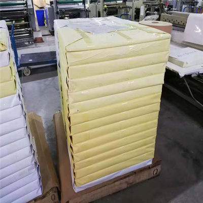Gepersonaliseerde grootte Glanzende zelfklevende plakpapierrol met anti-krultechnologie