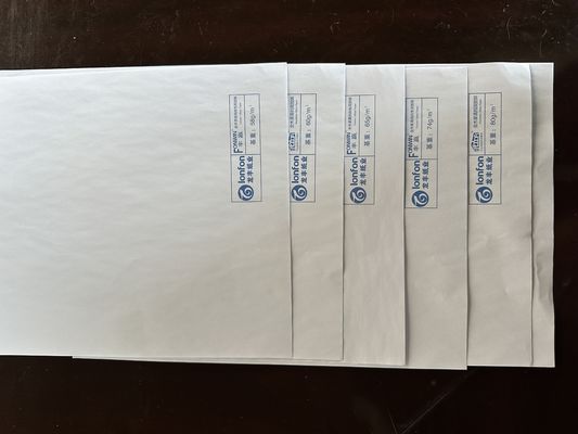 Niet-gecoat houtvrij offsetpapier voor het afdrukken van houtpulpmateriaal