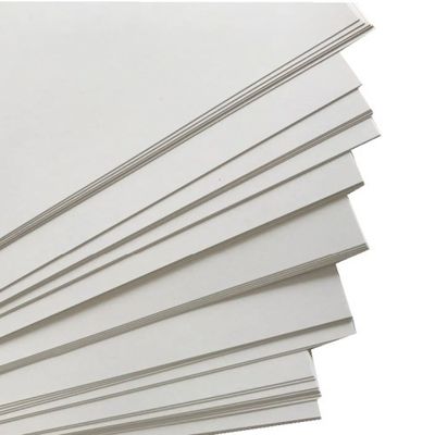 Kaolinitcoated 250-400gsm C2S/High Bulk Art Card voor afdrukken en verpakken