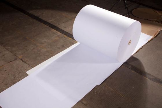 Niet-gecoat wit offset-afdrukpapier zonder hout in vellen voor boekbinding