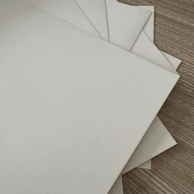 Anti-curl ivoorpapier 210/230/250/270/300gsm FBB/GC1/C1S met chemische pulp en standaard