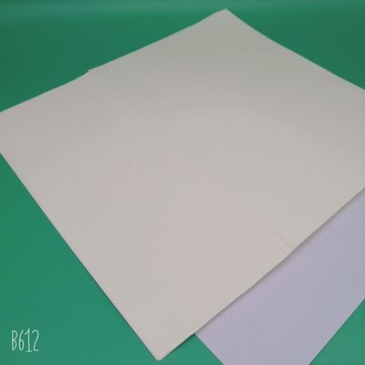 Cream Woodfree Offset Printing Paper in bulkverpakking 68/78/98gsm voor op maat gemaakte bestelling