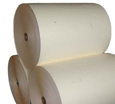 Offsetdrukken van ruw wit kleurpapier in verschillende papiergroottes