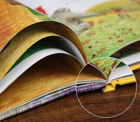 Uitstekend C2s-kunstpapier met inkt en dubbelzijdige coating voor professioneel drukwerk