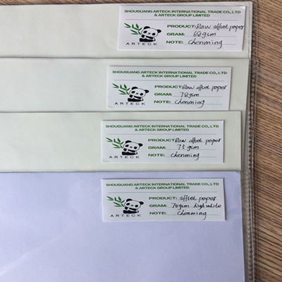 Cream Woodfree Offset Papier voor Notebook 98%-110% Helderheid Industrieel Chemisch