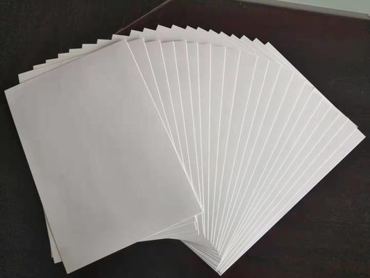 Gecoat kartonpapier van 700*1000 mm, gemaakt van gerecycled houtpulp voor verpakkingen
