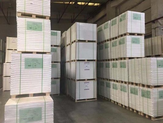 Andere gereedschapsproducten voor cadeautjes PE-coatingsmateriaal Ivory Board/FBB/C1S/GC1/Folding Box Board 250 g 300 g