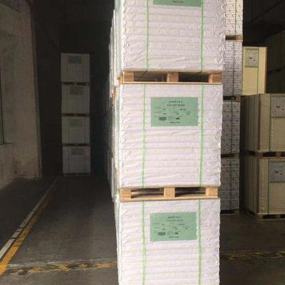 Gepersonaliseerd wit aan één zijde bedekt Ningbo Fold FBB/Ivory Board/C1S voor cosmetische verpakkingen