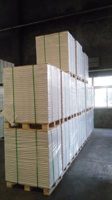 110*68*12 mm Op maat gemaakte bestelling Poplar C1S Coated Ivory Board/ FBB/ Bristol Paper Roll