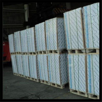 Aanpasbare verpakkingsoplossing Ningbo Fold FBB met wit houtpulpmateriaal